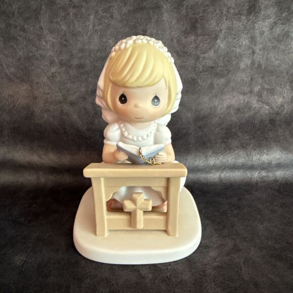 Precious Moments  "Blessed Be The Bread Of Life"  #840011 Holy Communion Girl - Picture 1 of 5